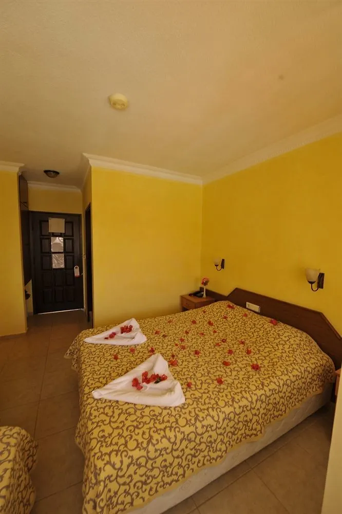 Mavibelce Hotel Oludeniz 2*,