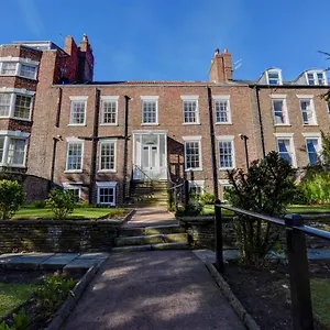 Guest house White Linen Whitby, Only